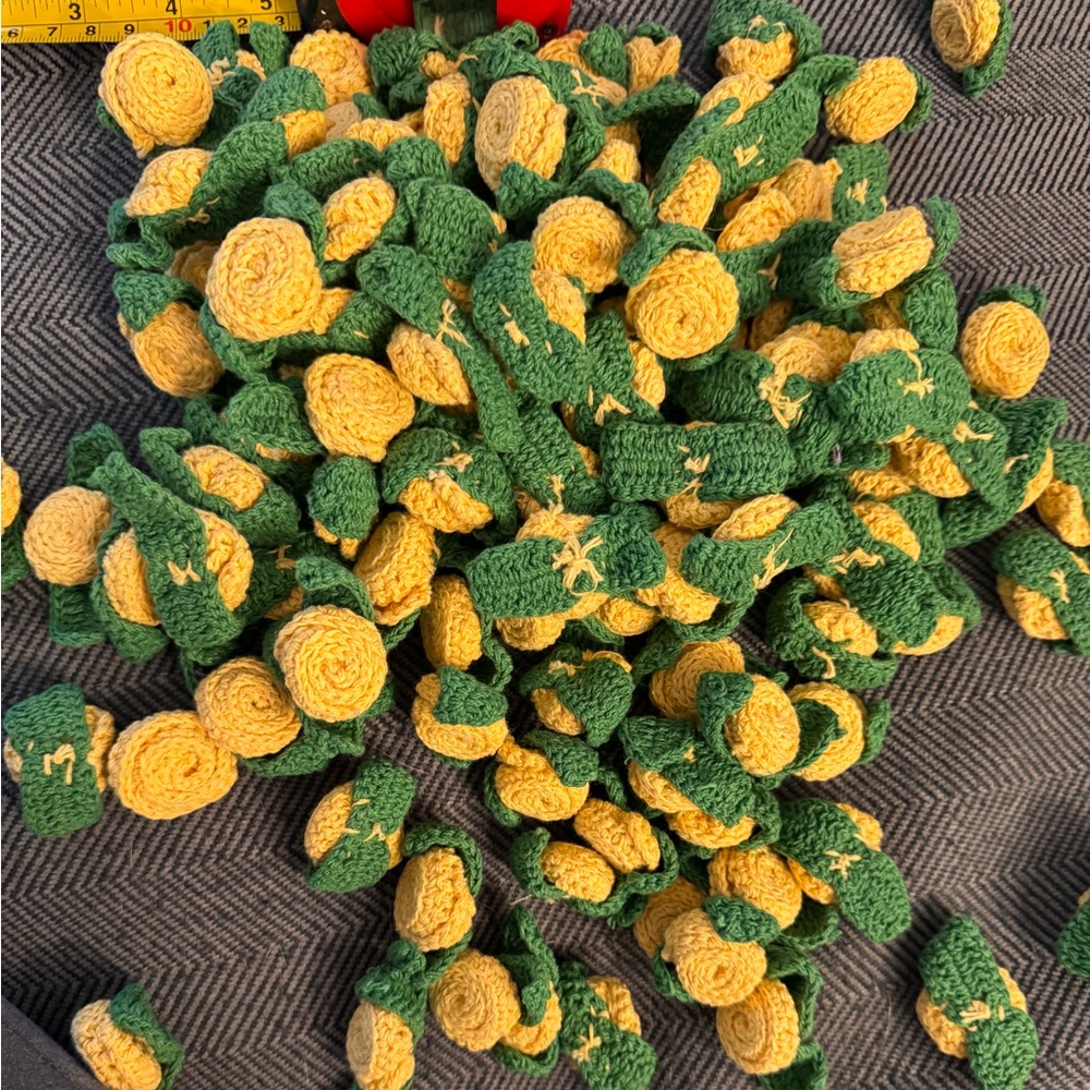 Set of Small handmade appliqué’ flowers crochet 3”